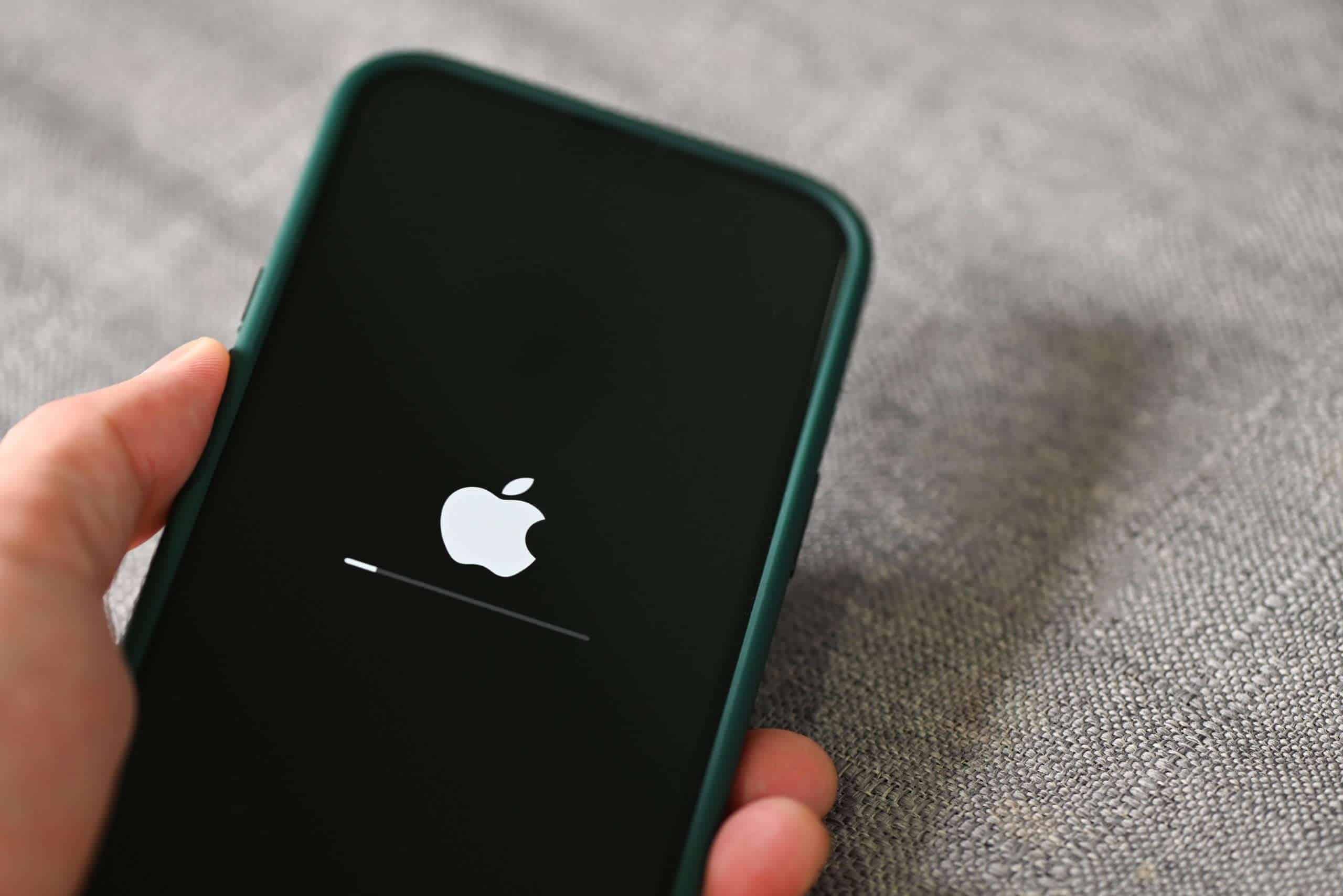Jak naprawić migające logo Apple: Problemy z pętlą rozruchu iPhone'a i iPada