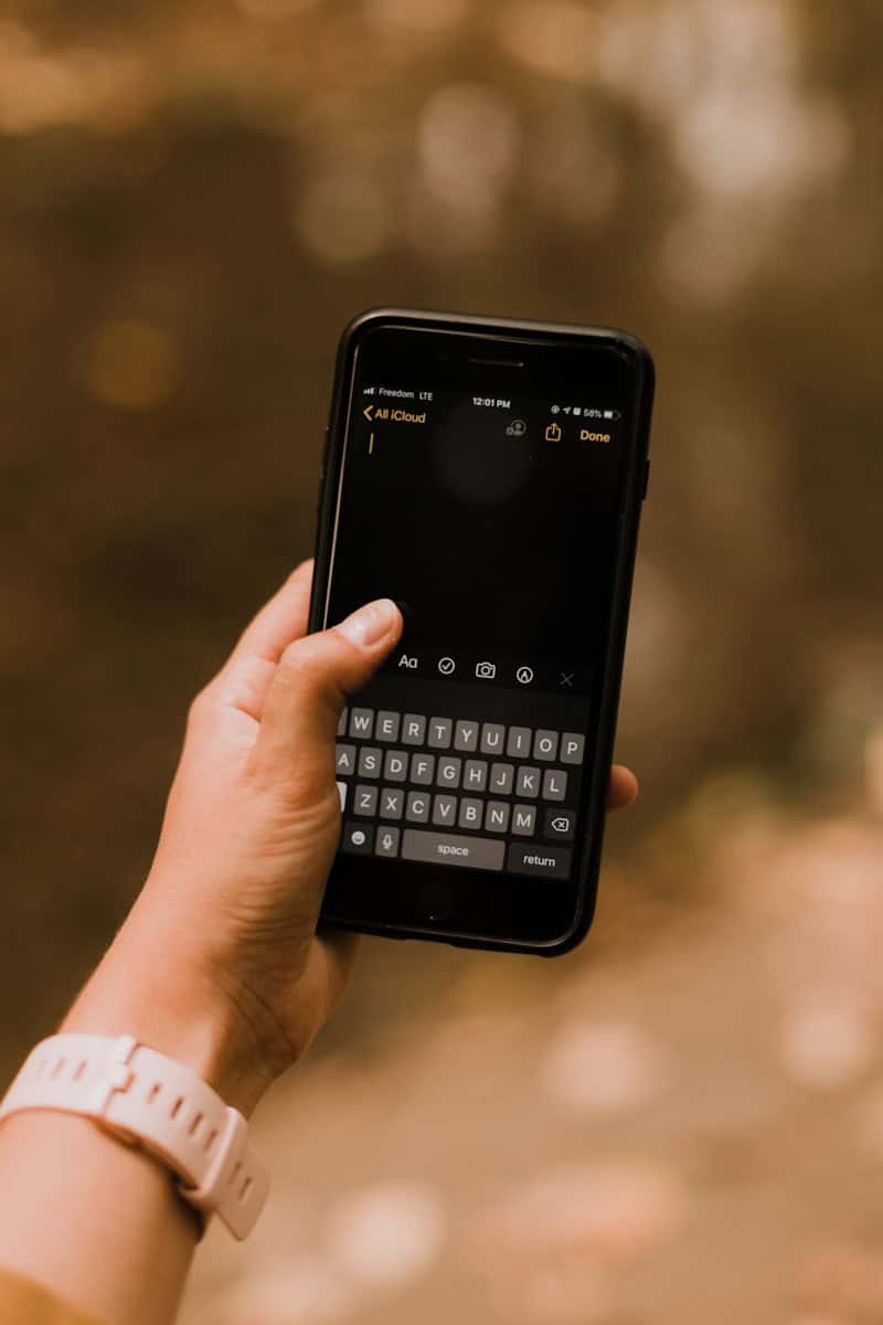 Jak zwiększyć klawiaturę na iPhonie