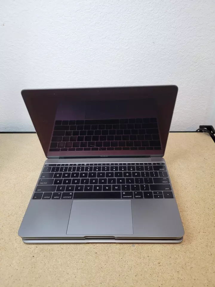 MacBook nie włącza się: szybki przewodnik rozwiązywania problemów